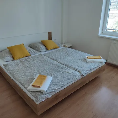 Velky Stylovy Vo Vybornej Lokalite Apartmán *